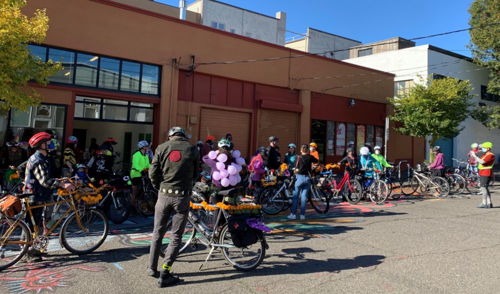 The Street Trust staff led the Dia de Muertos ride while our volunteers helped keep everyone safe